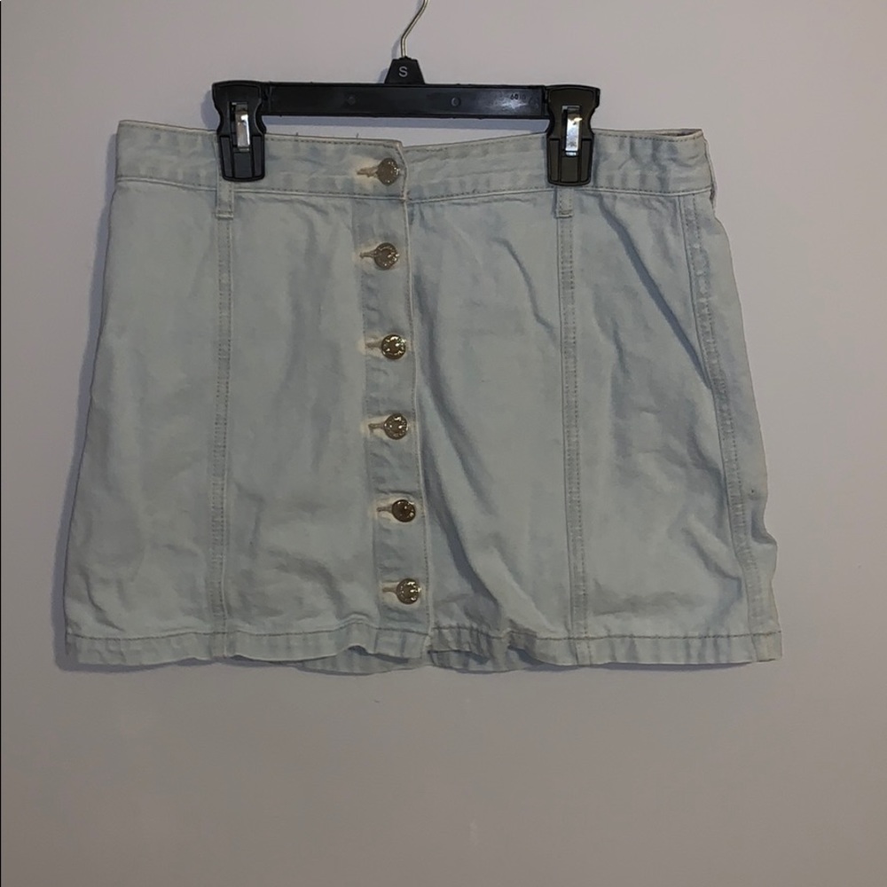 Very cute jean buttoned down skirt!!
